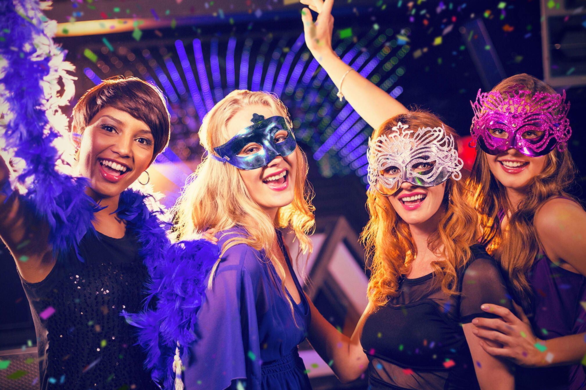 Balo ve Mezuniyet Elbiselerinde Işıltılı Seçimler