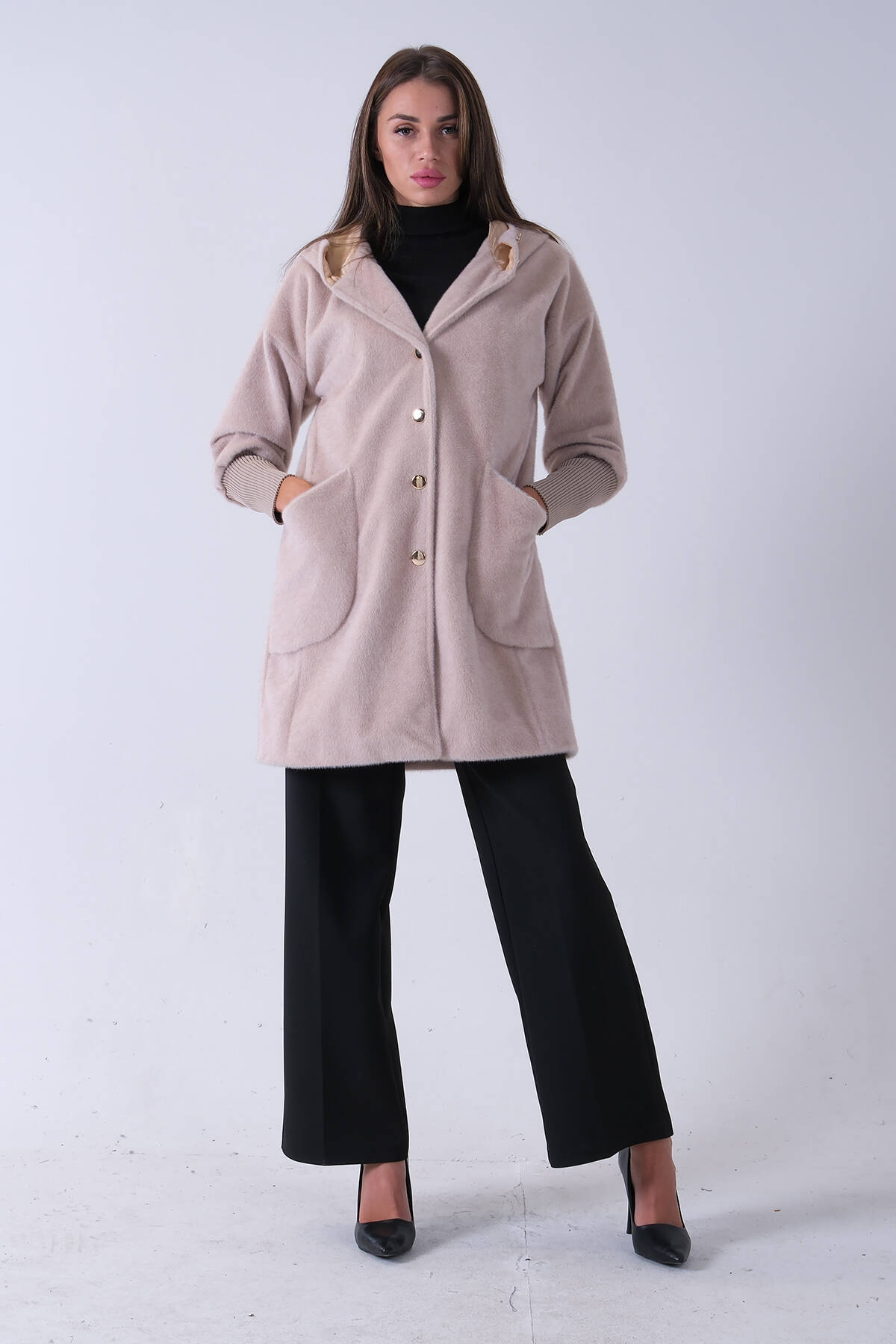 Bej 2 Torba Cep Kapüşonlu Düğme Kapamalı Bileği Lastikli Peluş Kaban 41630062.55 - Ardanewline