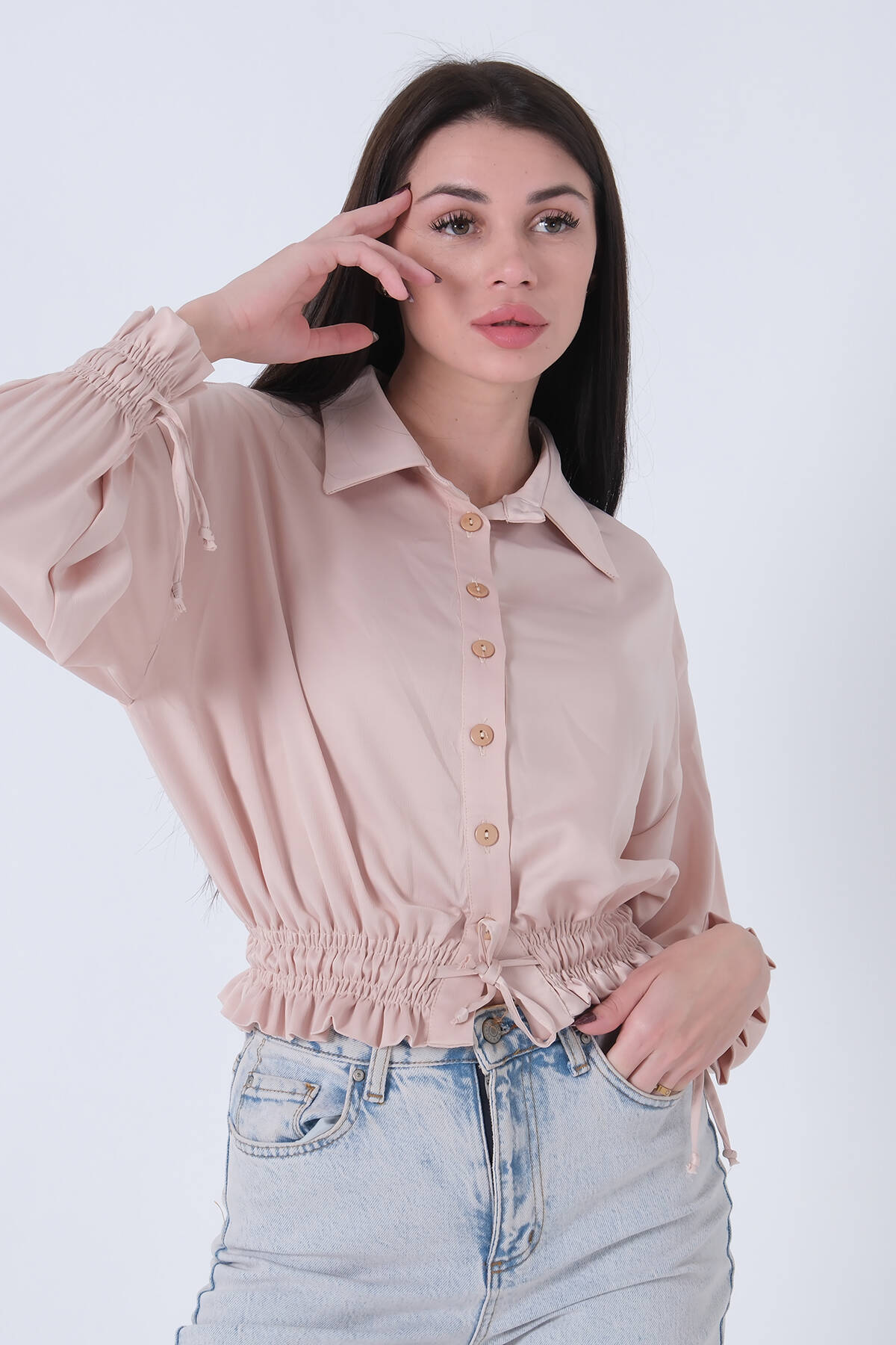 Bej Bel ve Kol Ucu Gipe Detaylı Saten Gömlek 3972863.55 - Ardanewline (1)