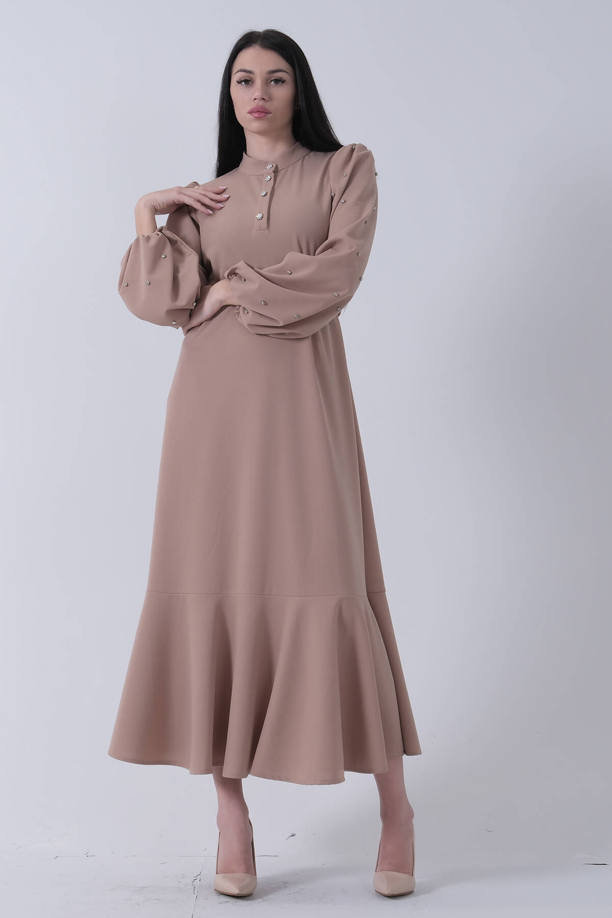 Bej Taş Detaylarla Süslenmiş Şık Elbise 4673002.55 - Ardanewline