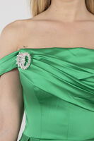 Benetton Drape Detaylı Beden Parçalı Yırtmaçlı Saten Abiye Elbise 1302007.435 - video