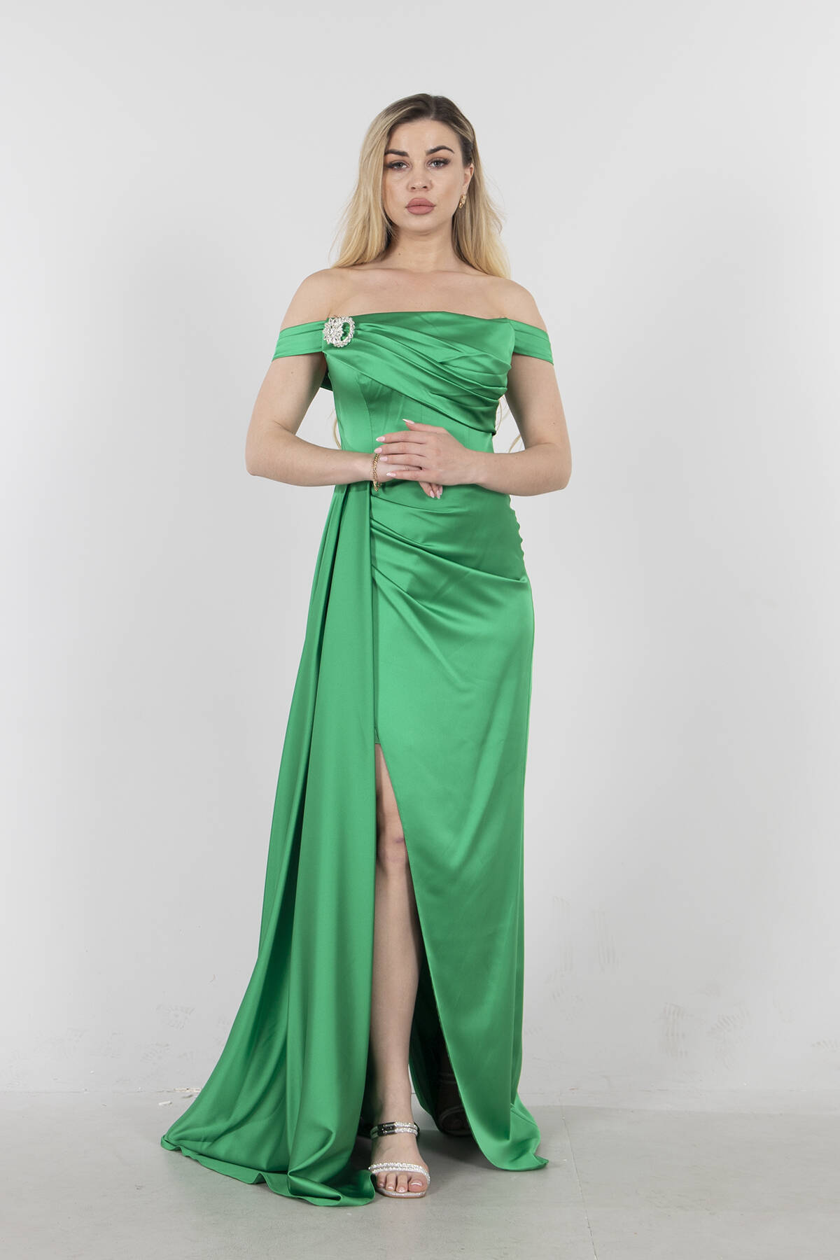 Benetton Drape Detaylı Beden Parçalı Yırtmaçlı Saten Abiye Elbise 1302007.435 - Ardanewline (1)