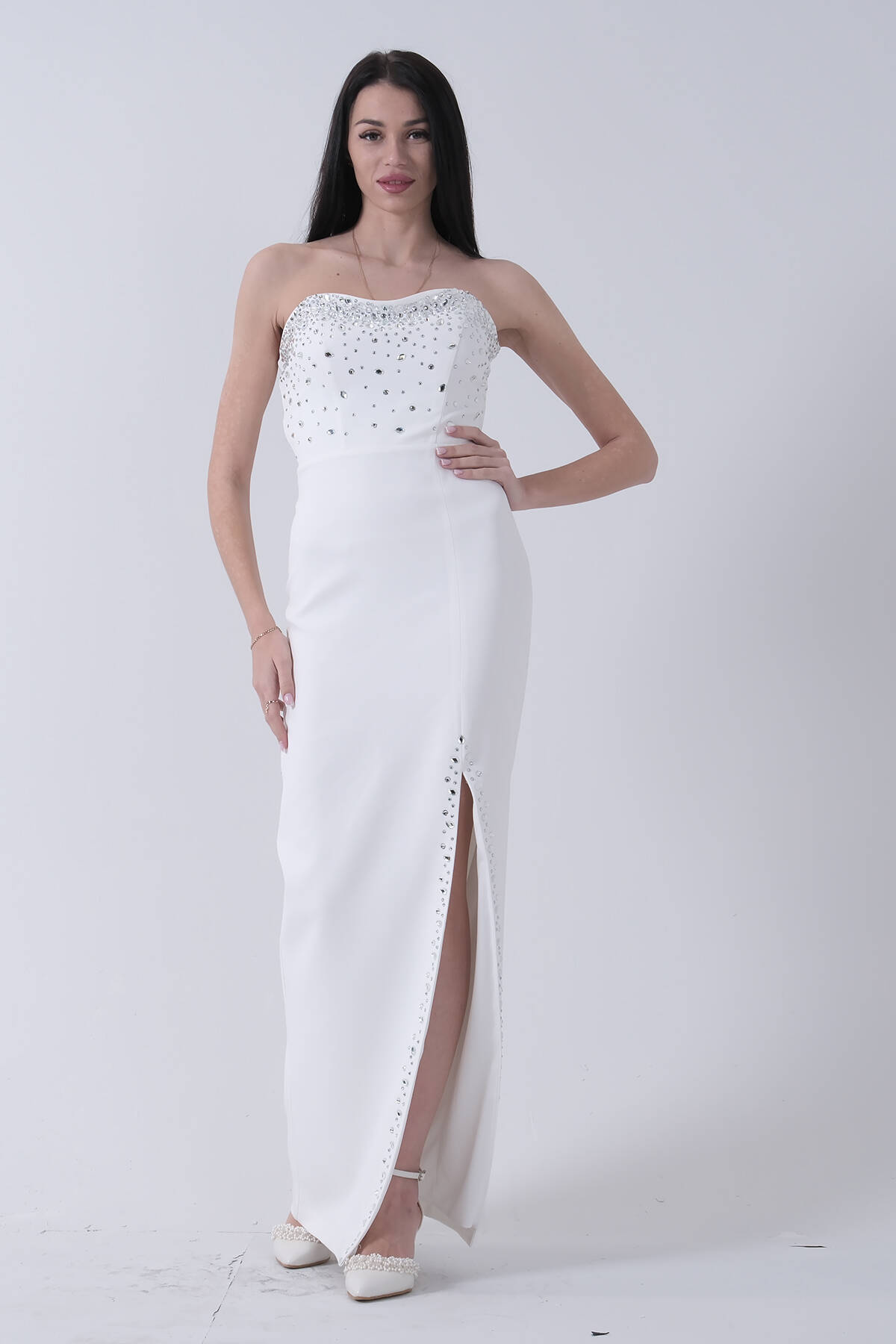 Beyaz Göğüs ve Yırtmaç Taş İşlemeli Abiye 08010202.15 - Ardanewline (1)