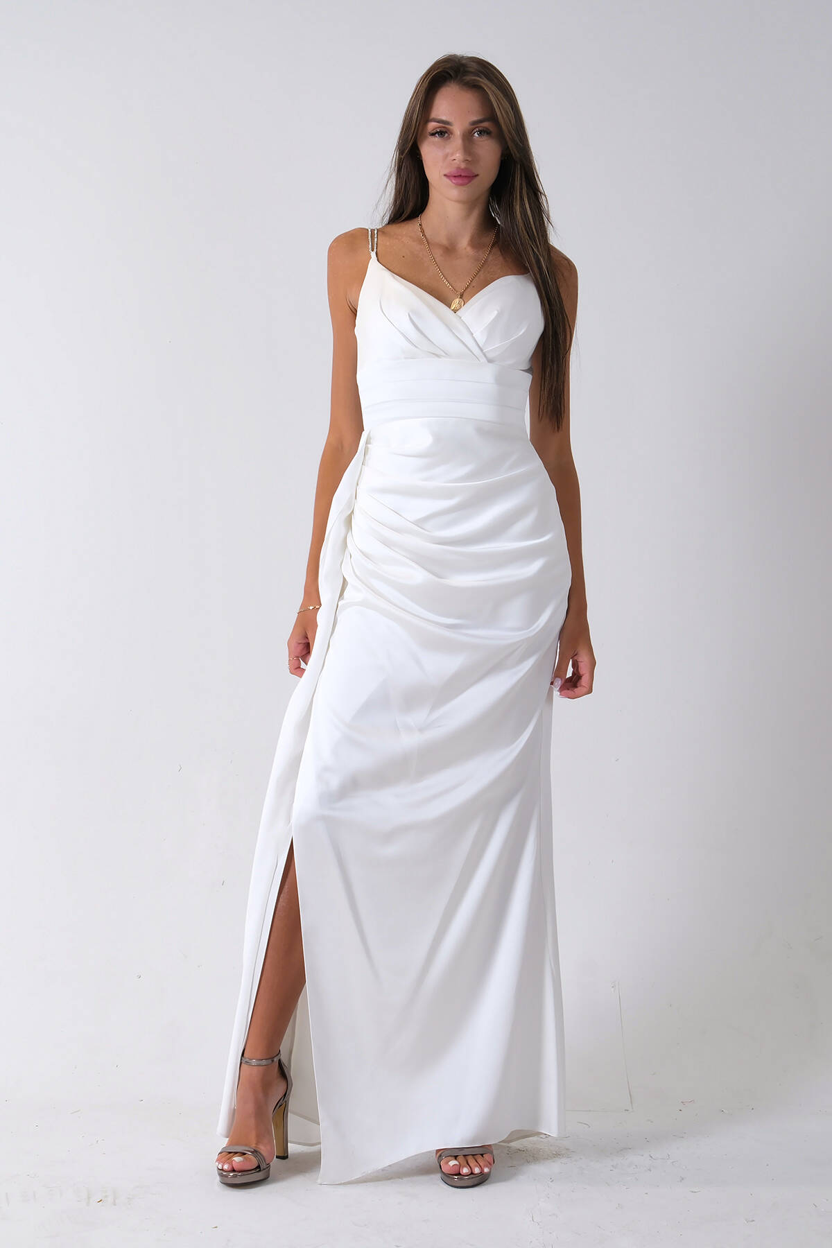 Beyaz Gümüş Askı Detaylı Yırtmaçlı Straplez Abiye 0801023.15 - Ardanewline