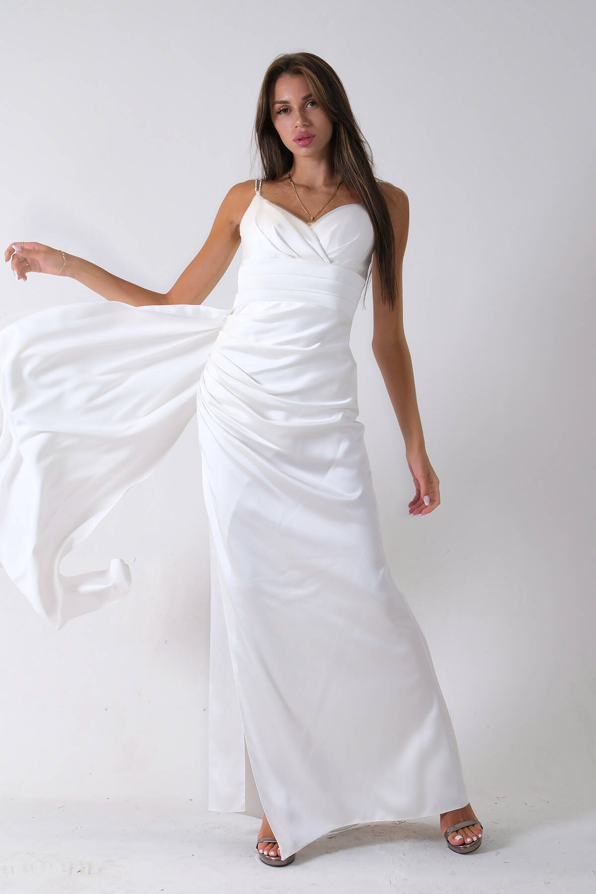 Beyaz Gümüş Askı Detaylı Yırtmaçlı Straplez Abiye 0801023.15 - Ardanewline (1)