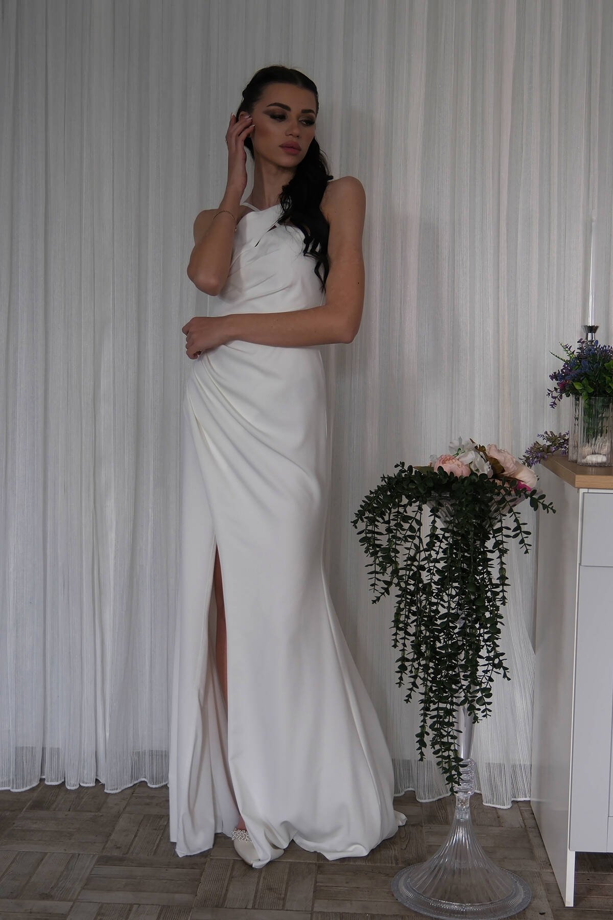 Beyaz Kalın Askılı Yırtmaç Detaylı Abiye 1105273.15 - Ardanewline (1)