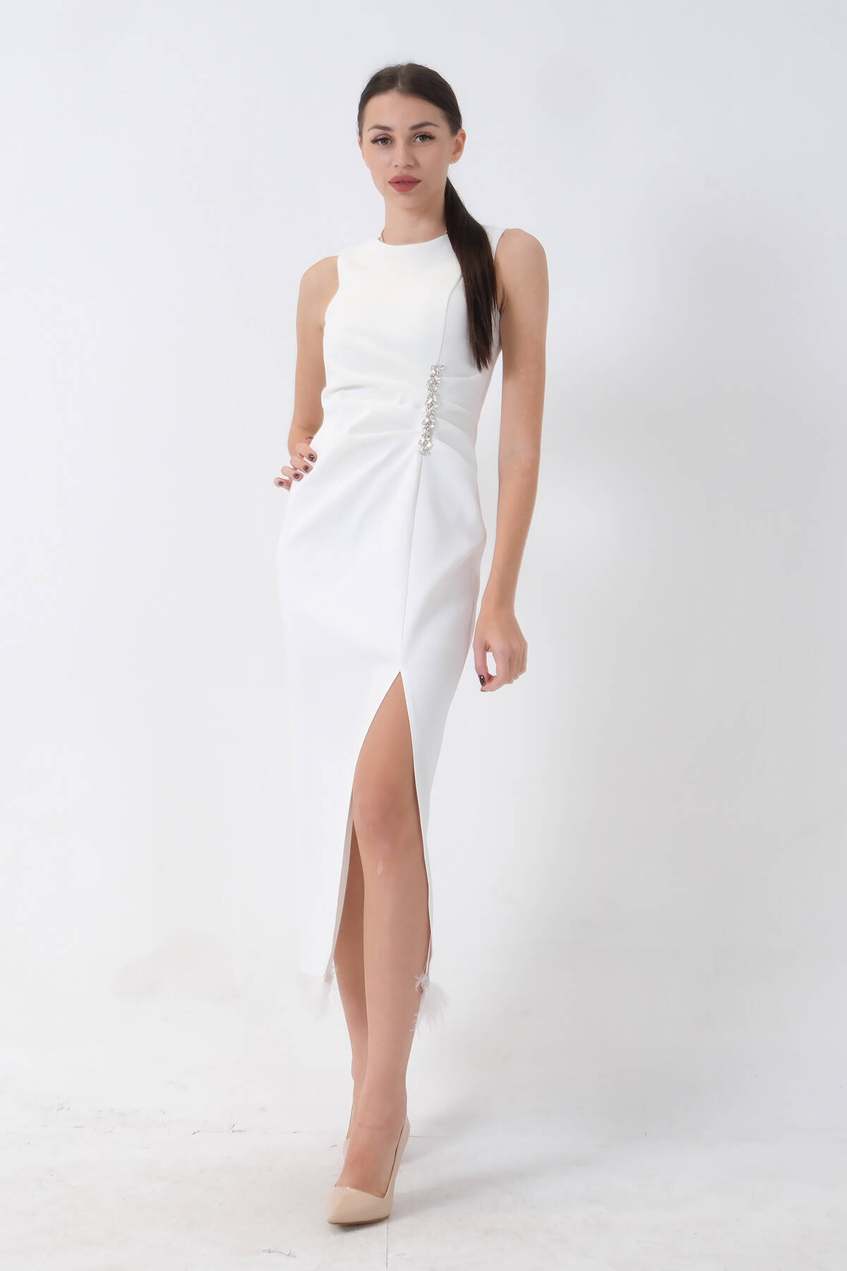 Beyaz Önü Taş Detaylı Yırtmaçlı Tüy Detaylı Abiye 9705402.15 - Ardanewline