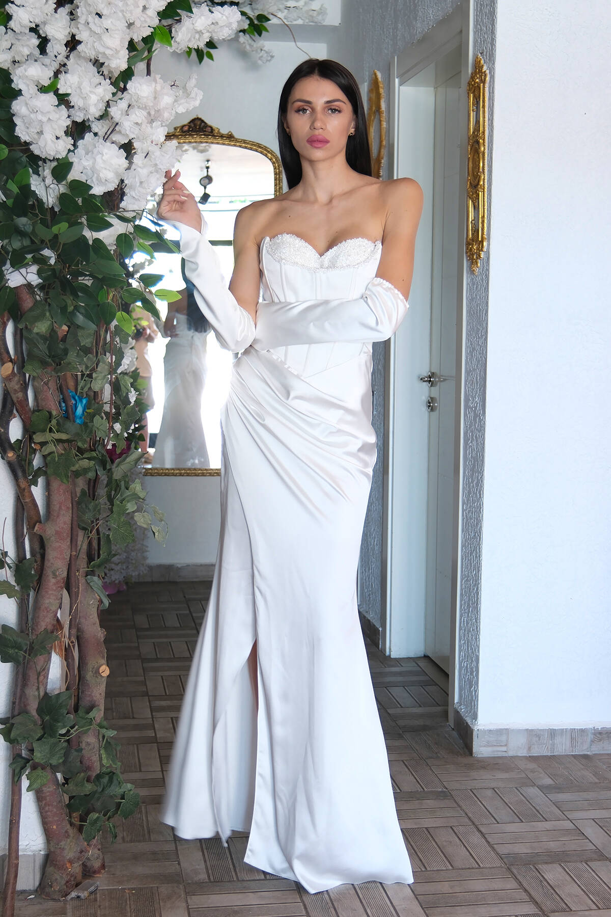 Beyaz Taş Detaylı Drapeli Straplez Saten Abiye 9705556.15 - Ardanewline (1)