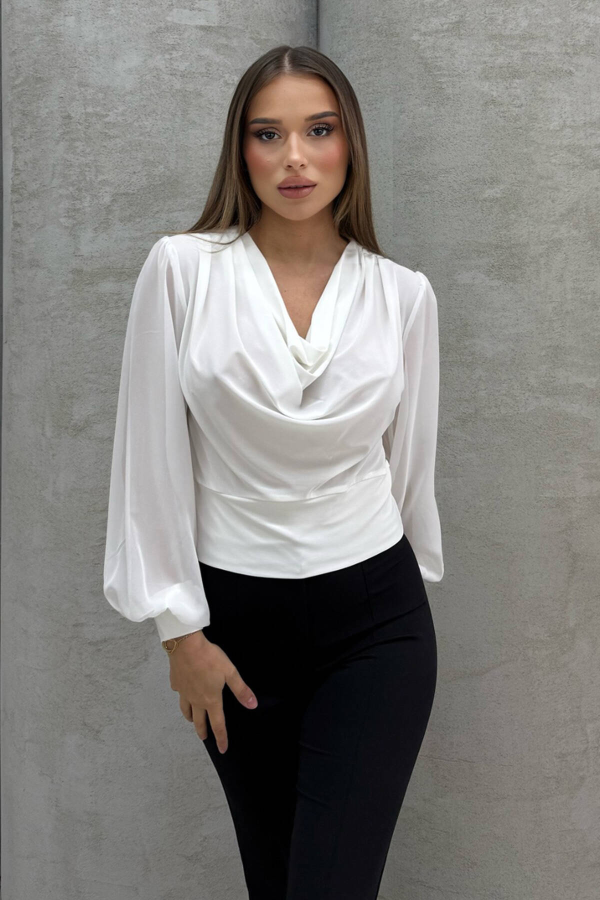 Beyaz Uzun Kol Degaje Yaka Bluz 4202512.15 - Ardanewline