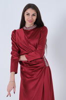 Bordo Bel ve Yaka Taş İşlemeli Yırtmaç Detaylı Tesettür Elbise 7702242.04 - 7