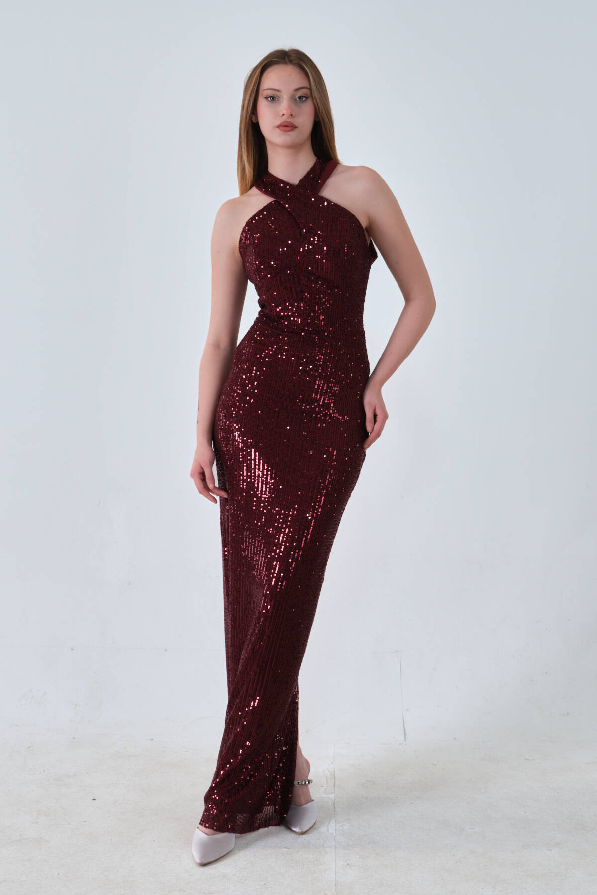 Bordo Boyundan Bağlamalı Arkadan Yırtmaç Detaylı Pul Payet Abiye 0801074.04 - Ardanewline (1)