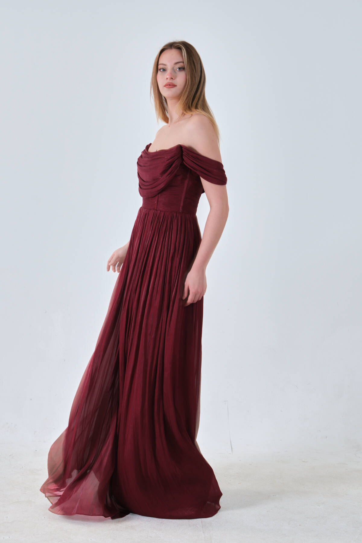 Bordo Drape Yaka Detaylı Şifon Straplez Abiye 08011861.04 - Ardanewline (1)