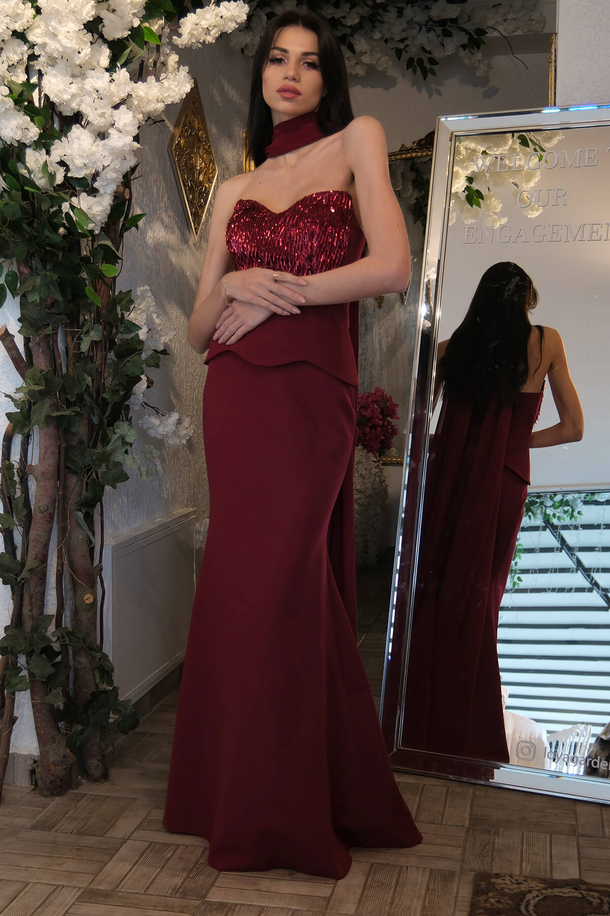 Bordo Kalp Yaka Göğüs Pul Detaylı Şık Abiye 9705507.04