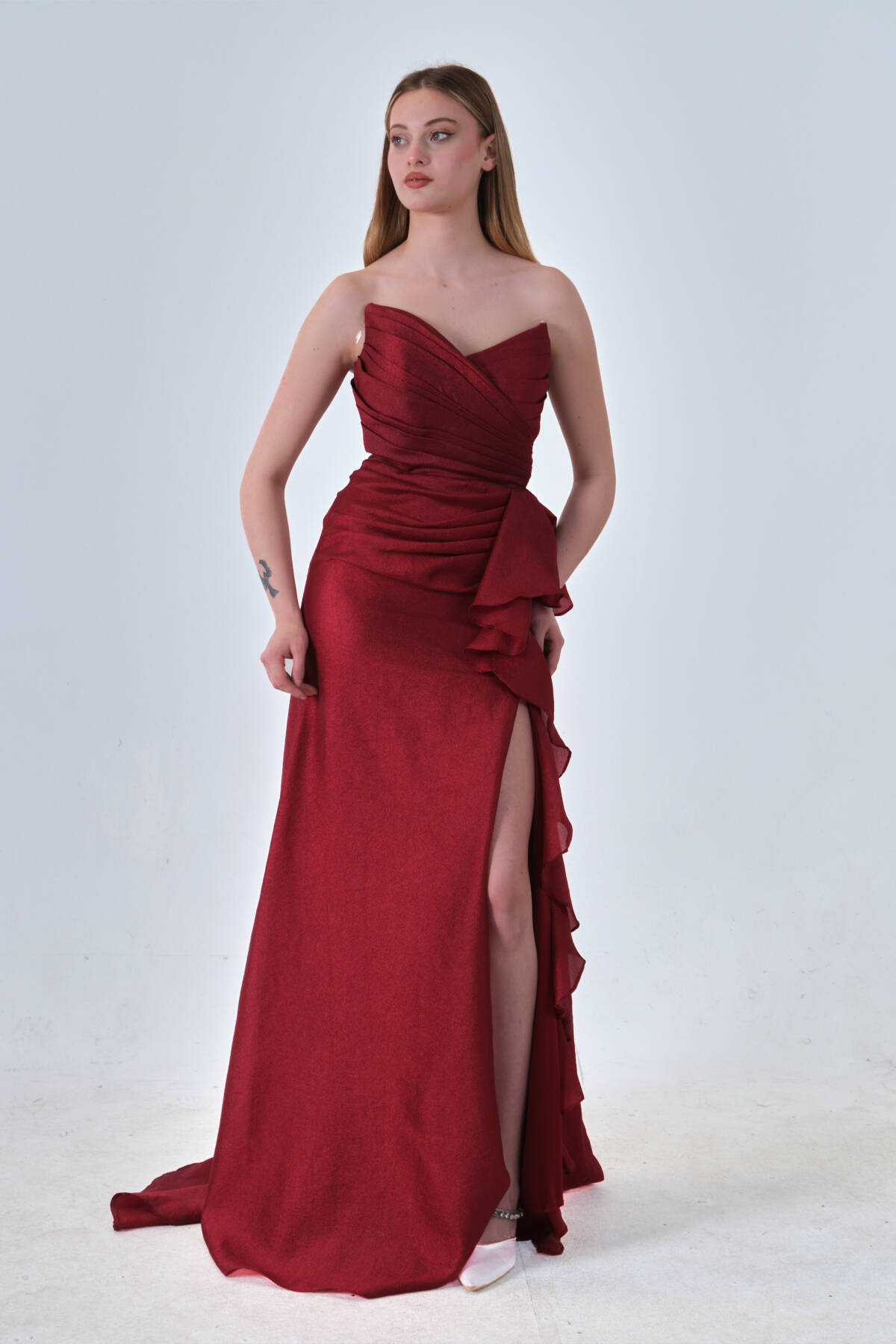 Bordo Önü Fırfırlı Straplez Abiye 0801184.04 - Ardanewline (1)