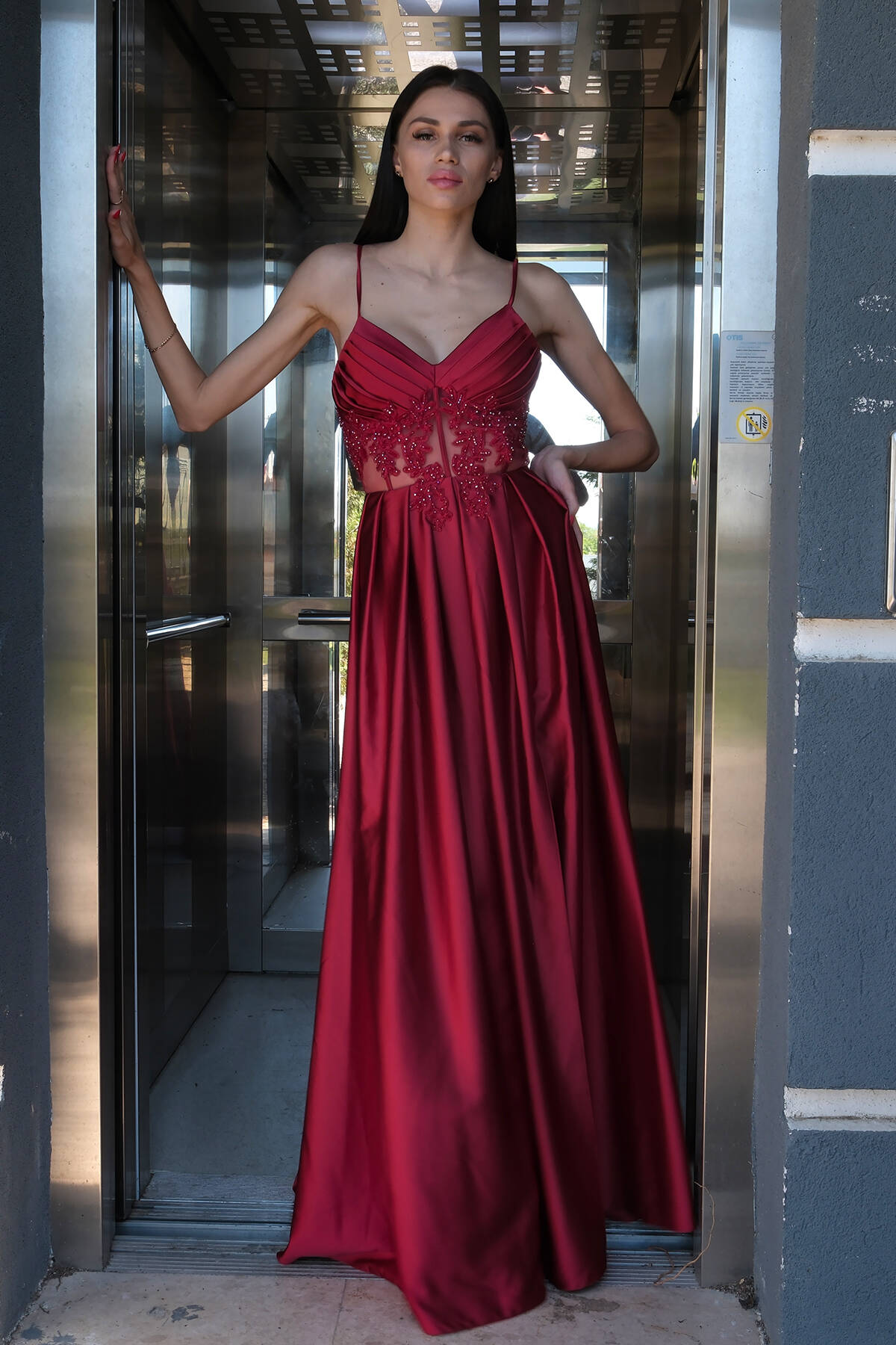 Bordo Yırtma Detaylı İp Askılı Saten Abiye Elbise 9704981.04
