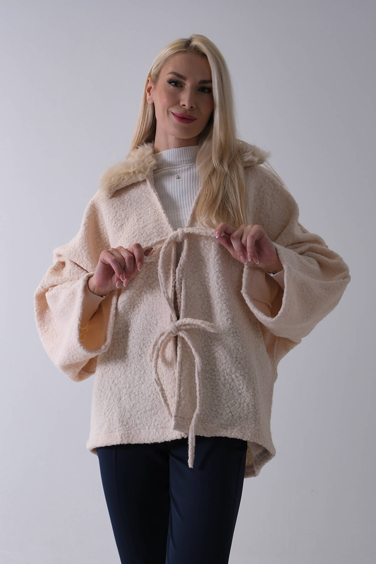 Ekru Önü Bağlama Detaylı Yakası Kürklü Panço 47122475.147 - Ardanewline