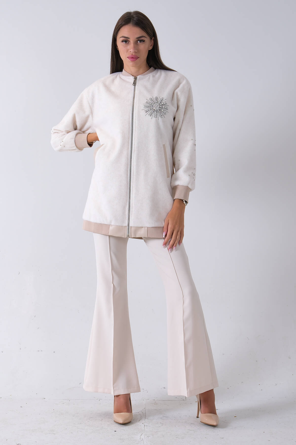 Ekru Üzeri Taş Detaylı Yandan Cepli Peluş Hırka 4701420.147 - Ardanewline