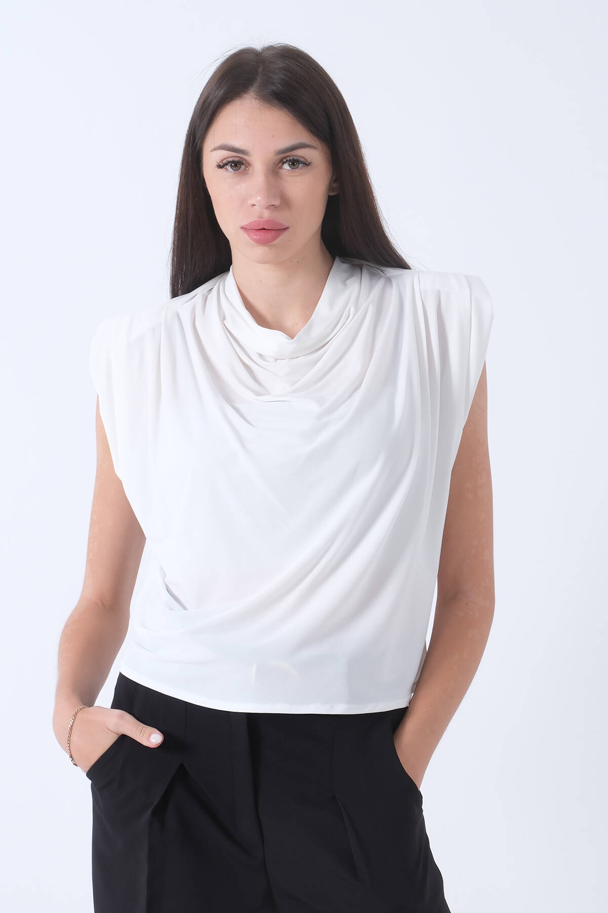 Ekru Vatkalı Sıfır Kol Bluz 4202720.147 - Ardanewline