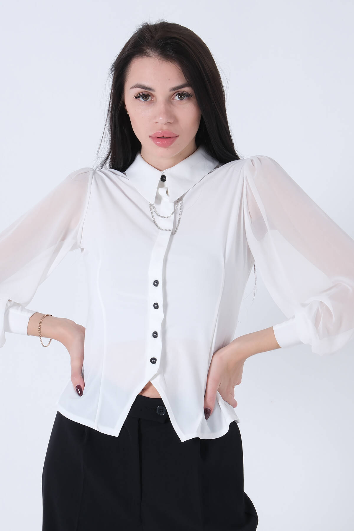 Ekru Yaka Zincir Detaylı Önden Düğmeli Bluz 4202701.147 - Ardanewline (1)