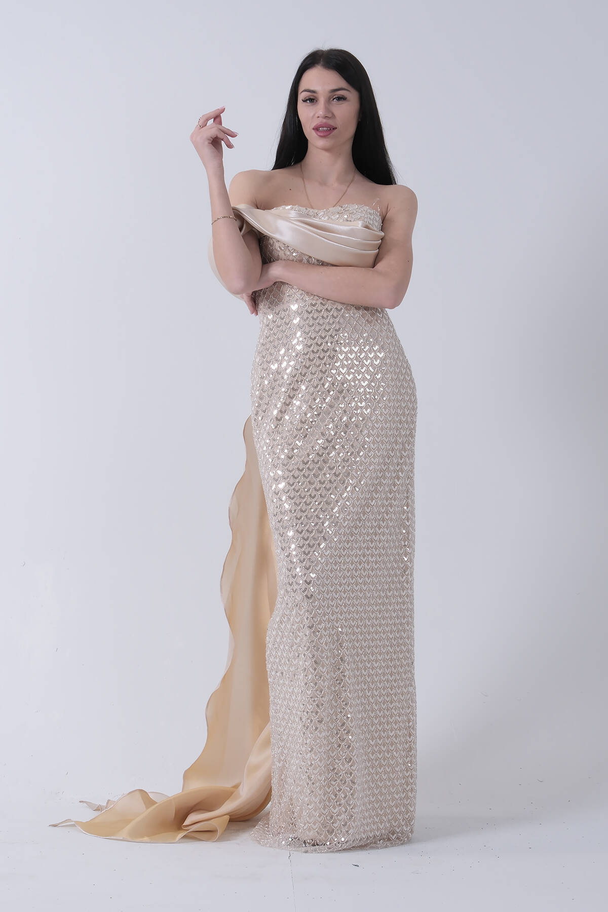 Gold Drape Yaka Detaylı Payet İşlemeli Uzun Kuşaklı Abiye 9705470.122 - Ardanewline (1)