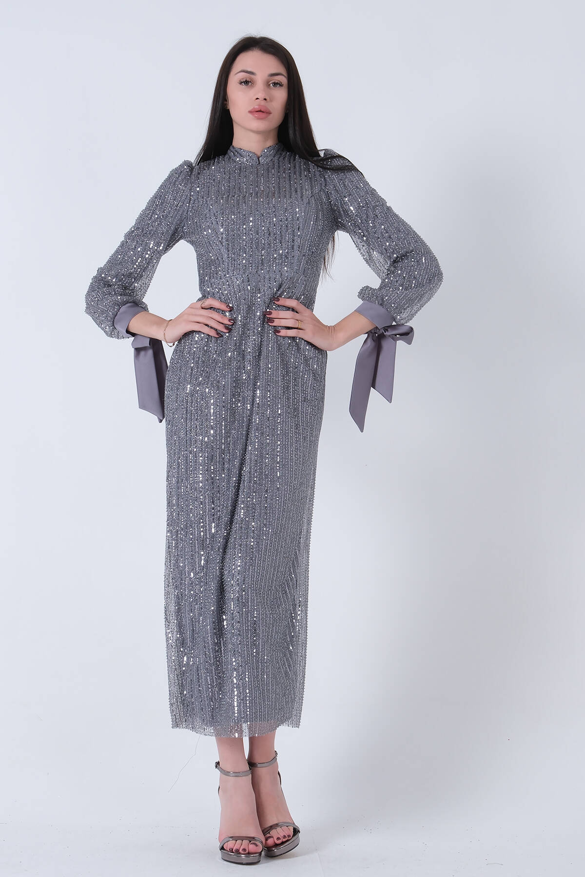 Gri Bilek Ucu Saten Kurdele Pullu Tesettür Abiye 6502471.06 - Ardanewline