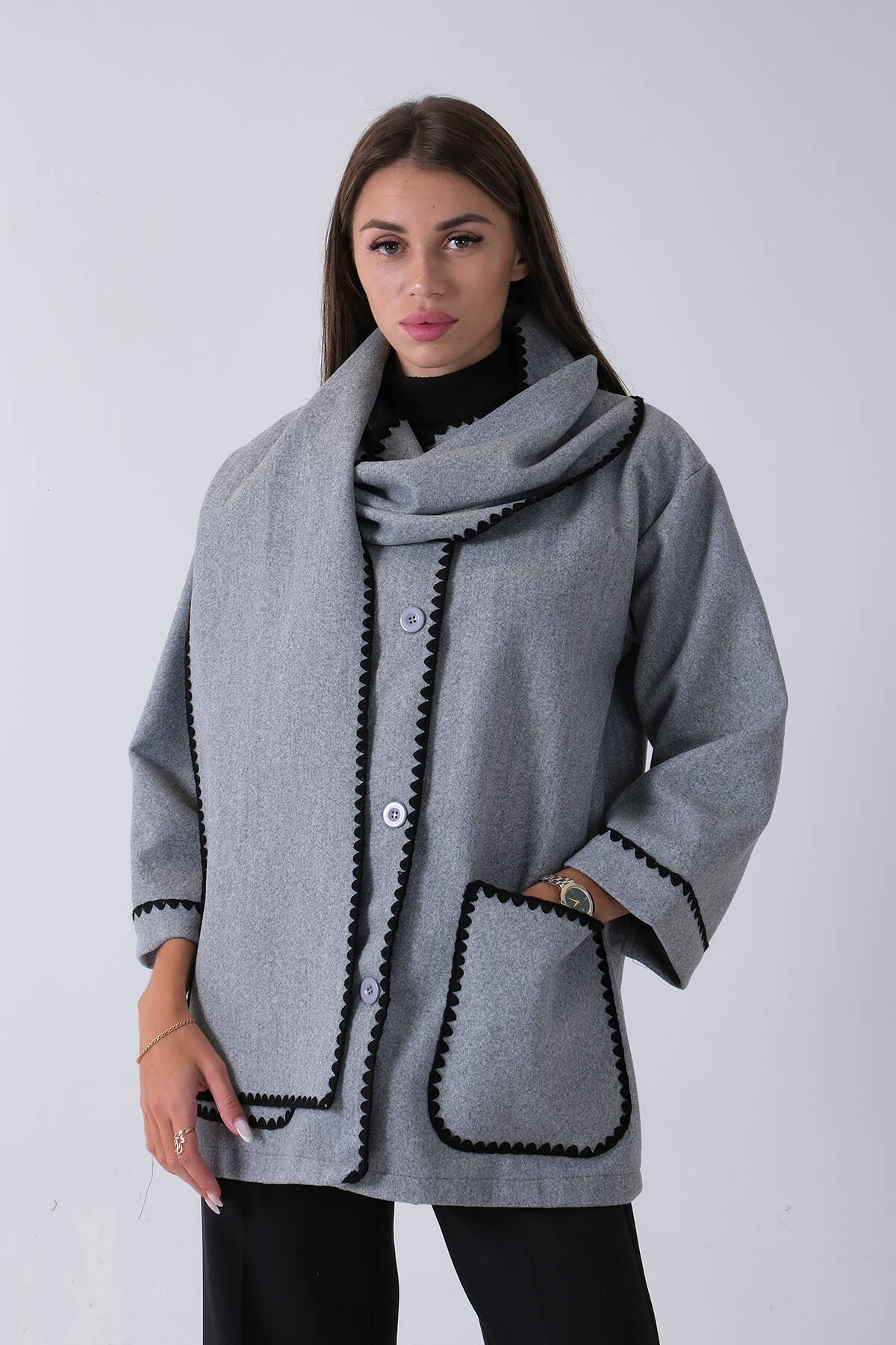 Gri Önü Düğmeli Atkılı Süs Dikiş Detaylı Cepli Kısa Kaban 31050712.06 - Ardanewline