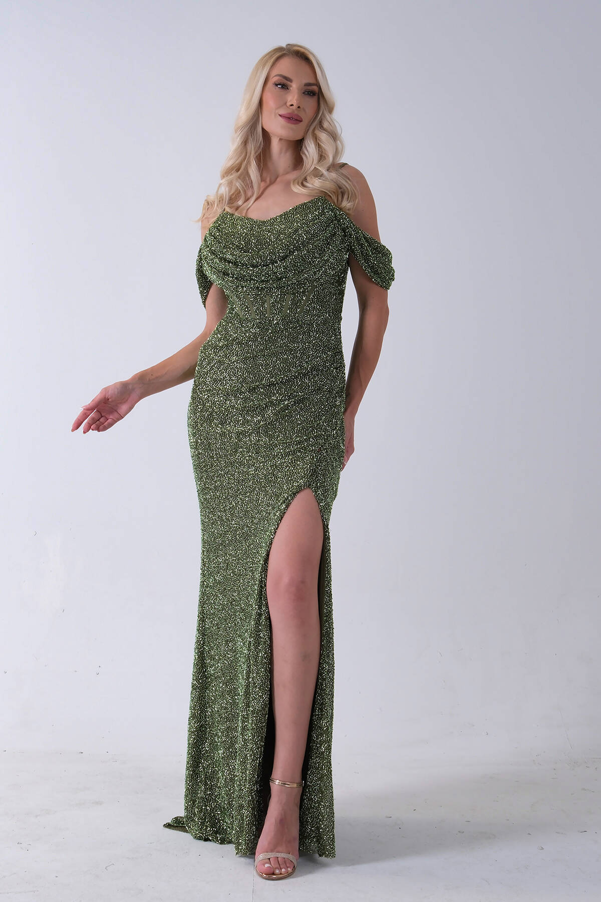 Haki Düşük Omuz Yırtmaç Detaylı Pul Payet Abiye 9705646.23 - Ardanewline (1)