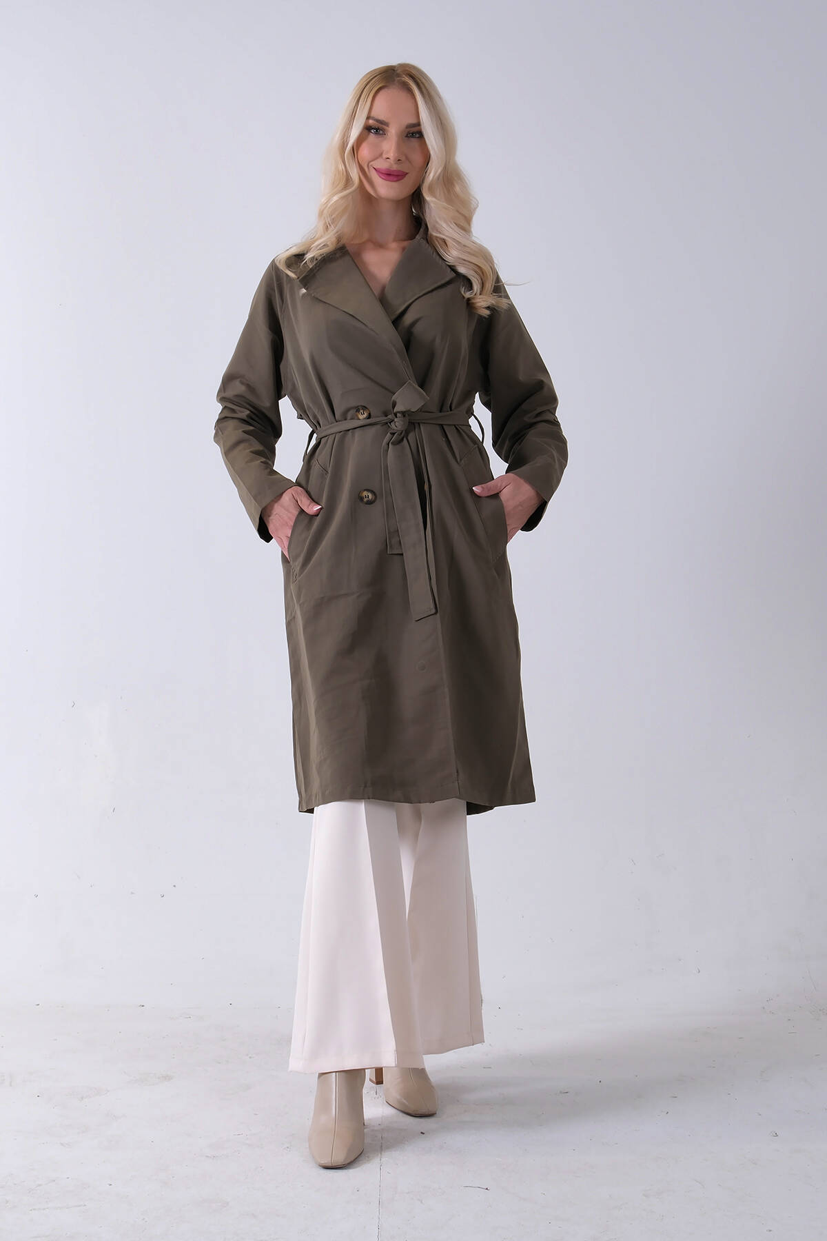 Haki Önden Düğme Kapamalı Yandan Cepli Kuşaklı Uzun Trenç 4200823.23 - Ardanewline