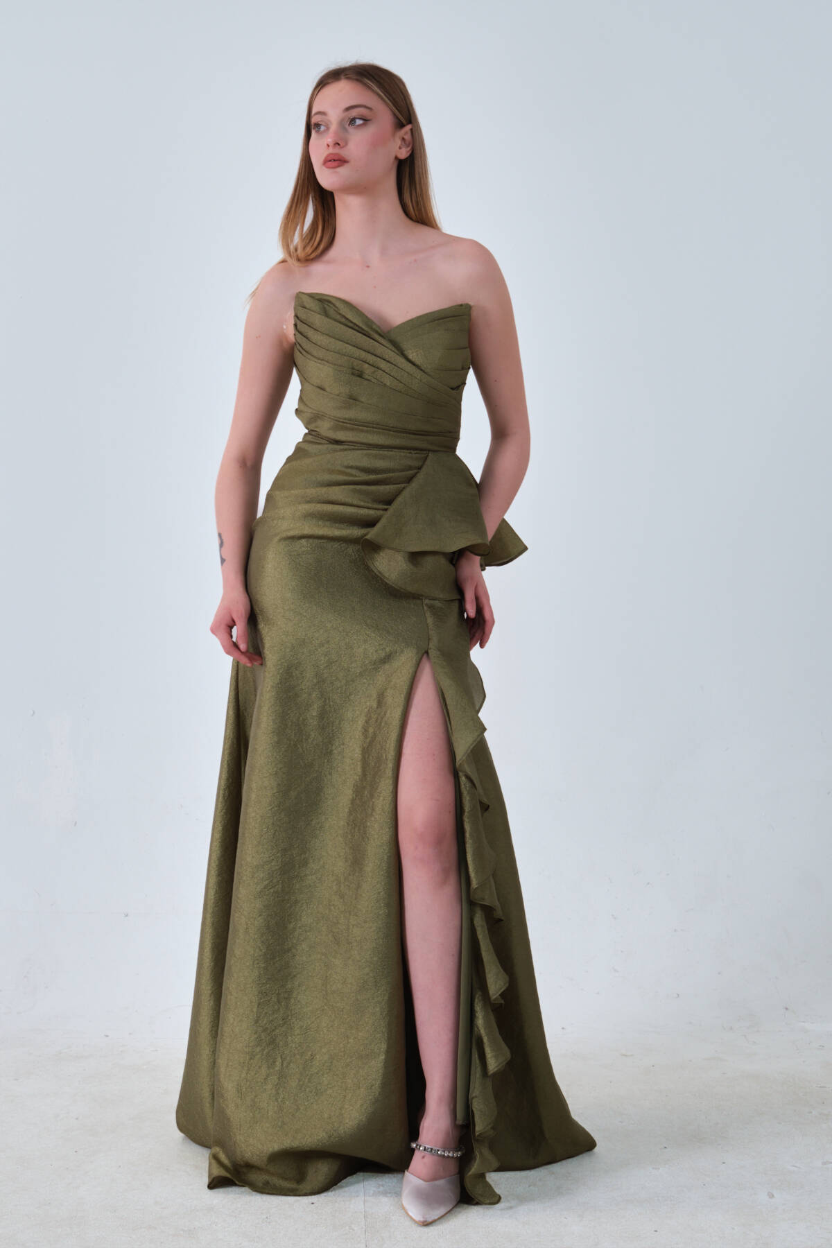 Haki Önü Fırfırlı Straplez Abiye 0801184.23 - Ardanewline