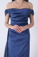 İndigo Drape Detaylı Saten Kumaş Abiye Elbise 9704858.98 - video