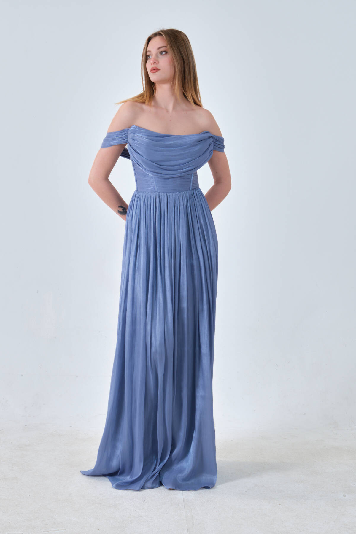 İndigo Drape Yaka Detaylı Şifon Straplez Abiye 08011861.98 - Ardanewline