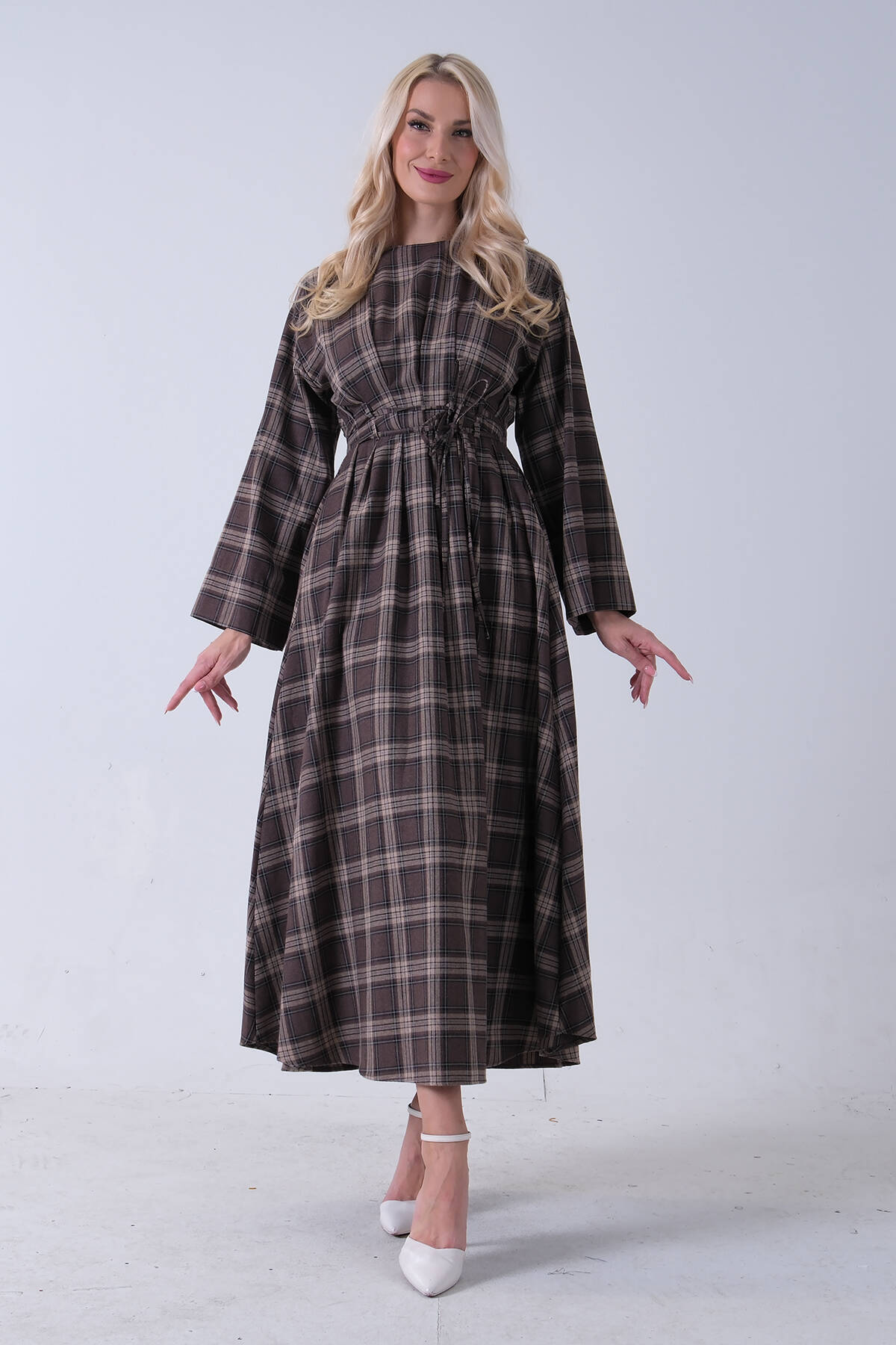 Kahve Bisiklet Yaka Ekose Desenli Bel Bağlamalı Tesettür Elbise 4593460.05 - Ardanewline