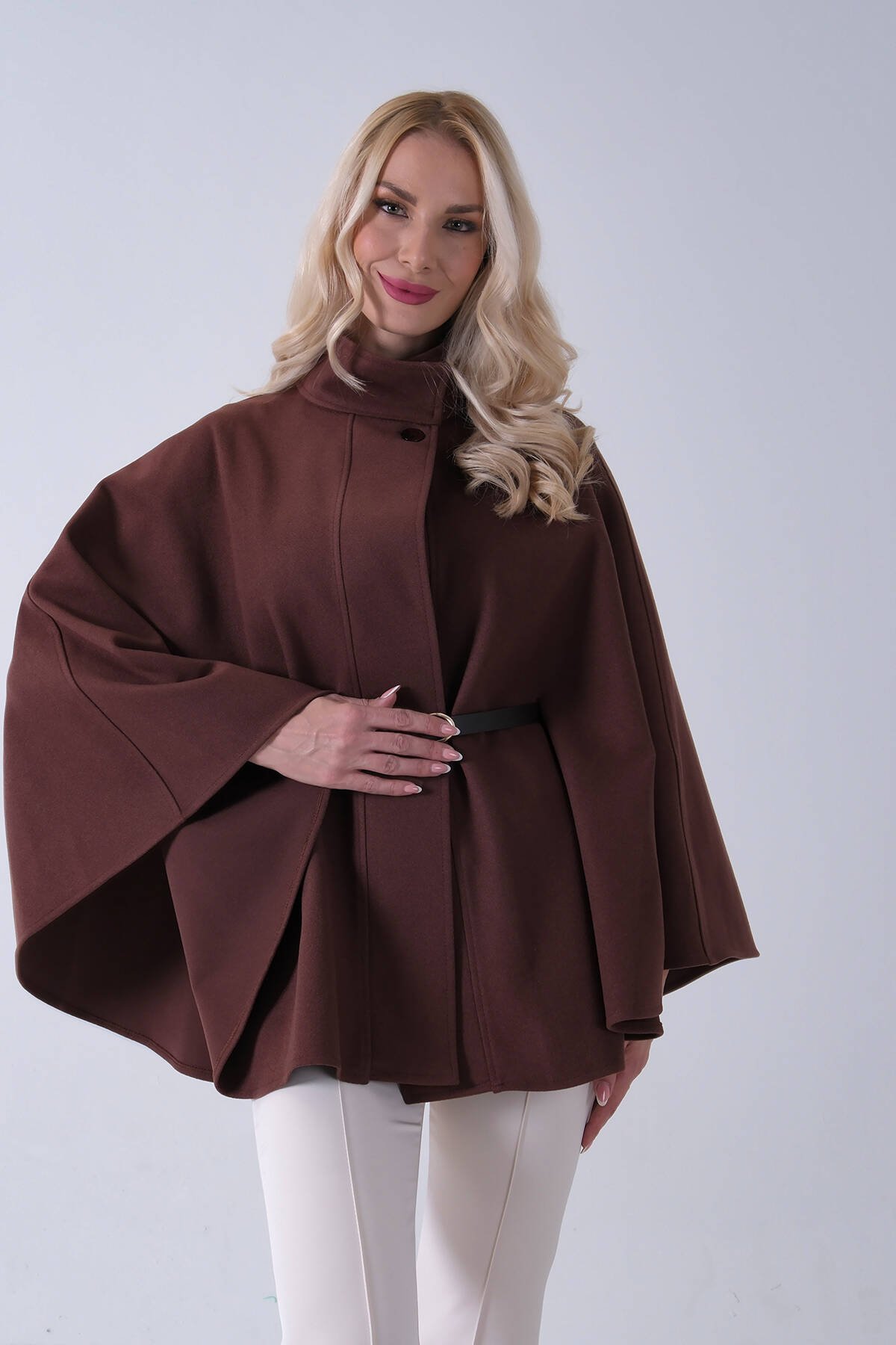 Kahve Hakim Yaka Tek Düğmeli Kemerli Panço 31050725.05 - Ardanewline (1)