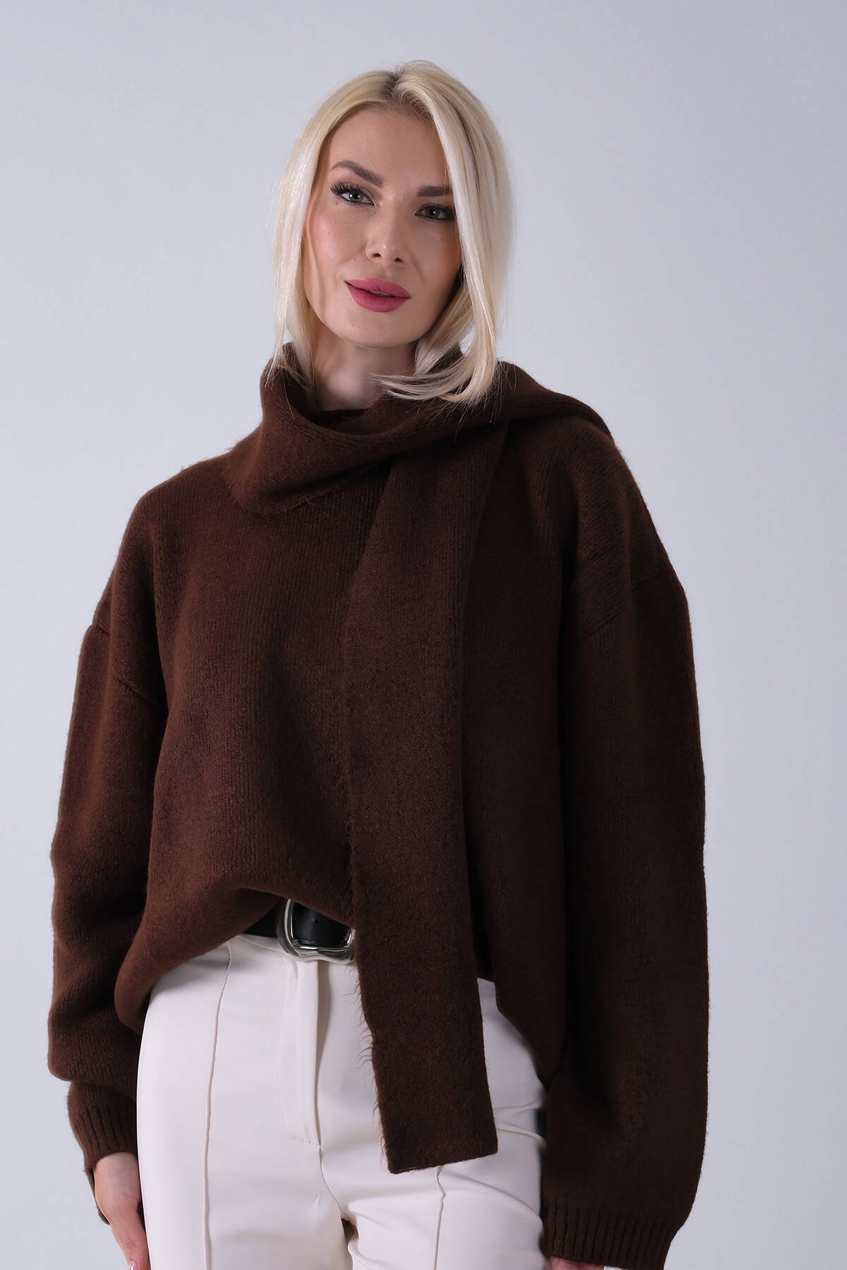 Kahve Şal Aksesuarlı Bisiklet Yaka Triko Kazak 46892633.05 - Ardanewline (1)