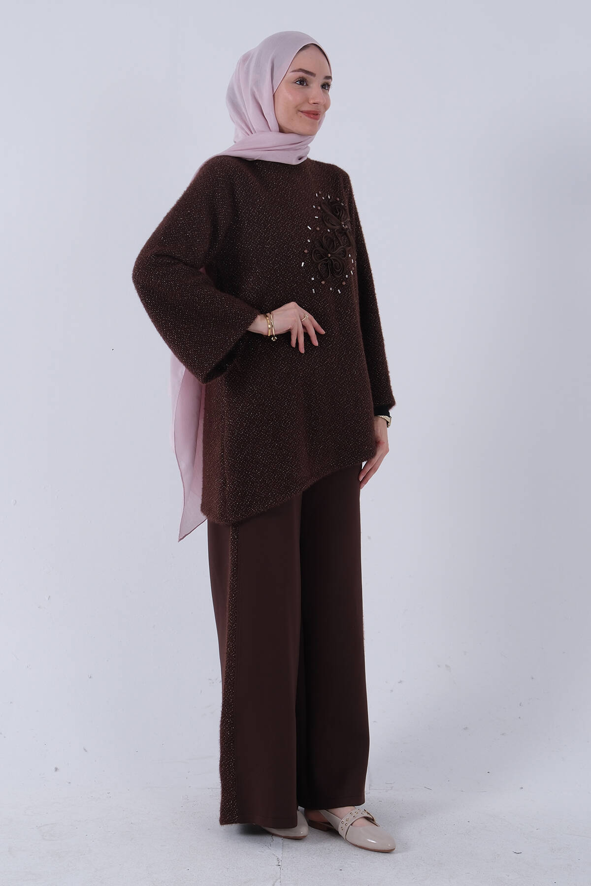 Kahve Üzeri Taş ve Gül İşlemeli Tunik Pantolonlu Takım 4577443.05 - Ardanewline (1)