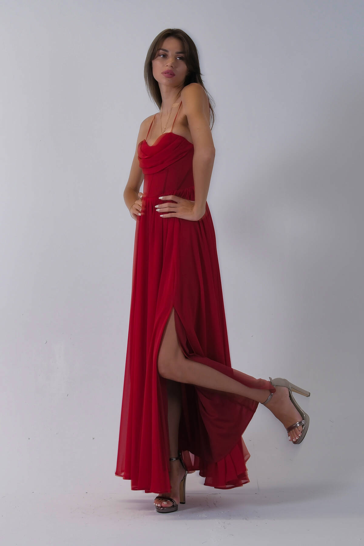 Kırmızı Askılı Drapeli Uzun Şifon Abiye 08020032.08 - Ardanewline (1)