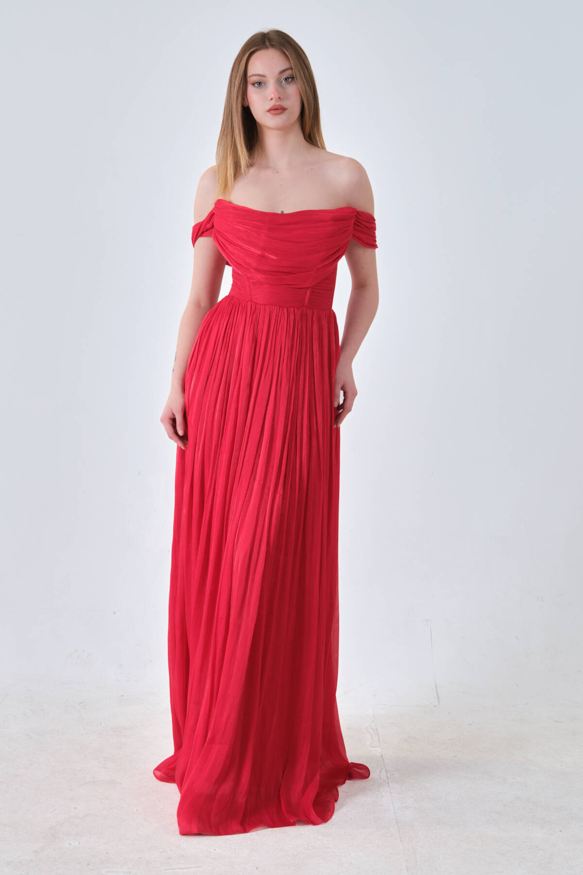 Kırmızı Drape Yaka Detaylı Şifon Straplez Abiye 08011861.08 - Ardanewline