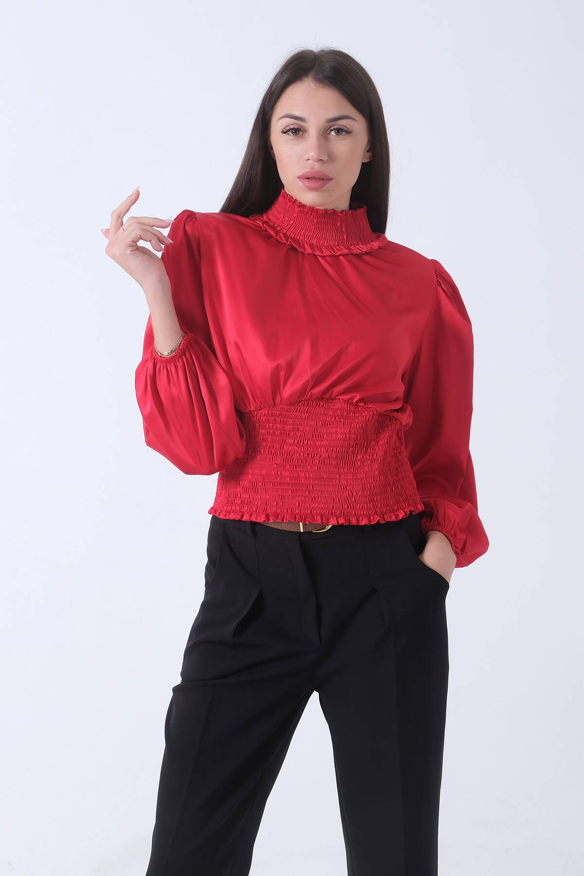 Kırmızı Yaka ve Etek Ucu Gipeli Oversize Saten Bluz 3972990.08 - Ardanewline (1)