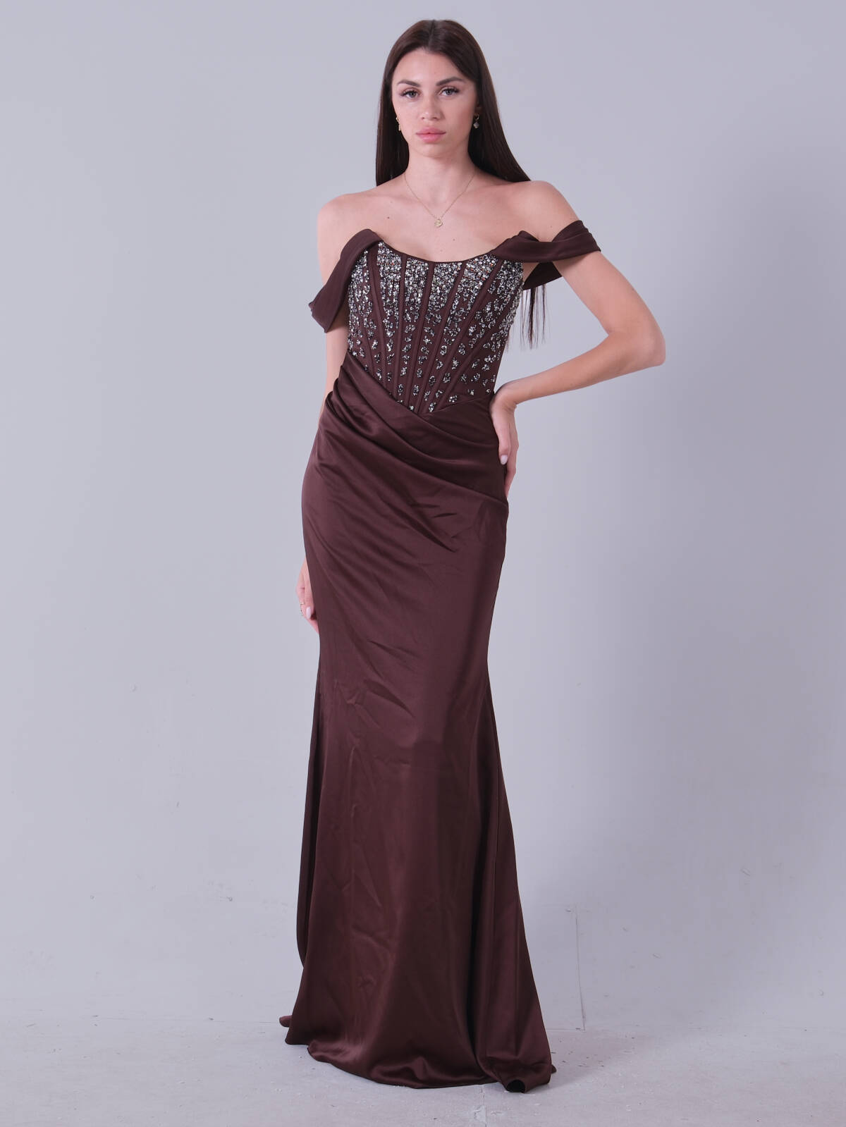 Koyu Kahve Düşük Omuız Göğüs Taş İşlemeli Abiye 9705876.486 - Ardanewline