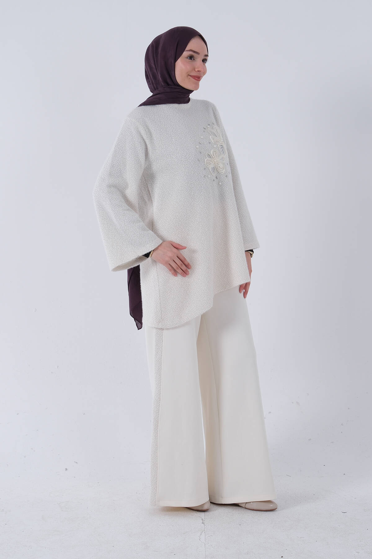 Krem Üzeri Taş ve Gül İşlemeli Tunik Pantolonlu Takım 4577443.19 - Ardanewline (1)