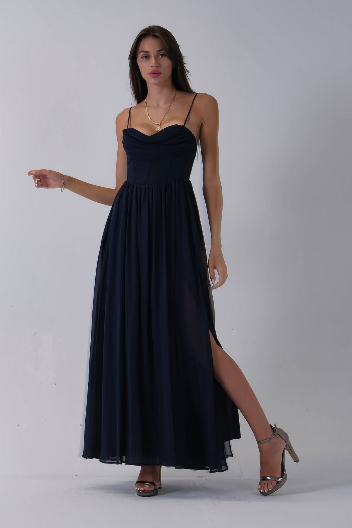 Lacivert Askılı Drapeli Uzun Şifon Abiye 08020032.02 - Ardanewline