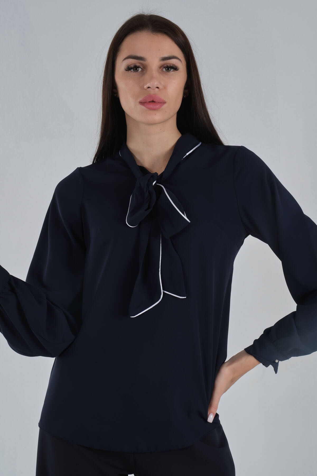 Lacivert Boyun Şal Bağlama Detaylı Bluz 4594017.02 - Ardanewline (1)