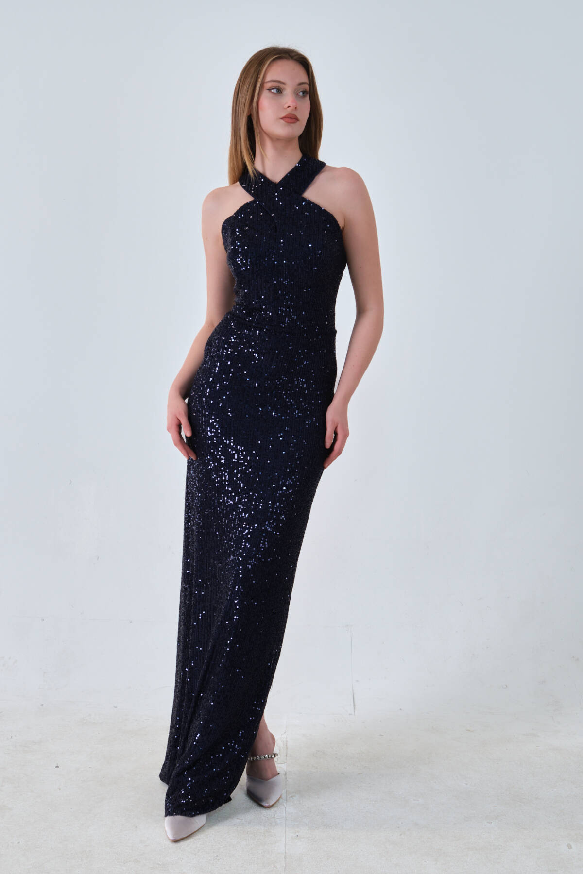 Lacivert Boyundan Bağlamalı Arkadan Yırtmaç Detaylı Pul Payet Abiye 0801074.02 - Ardanewline (1)