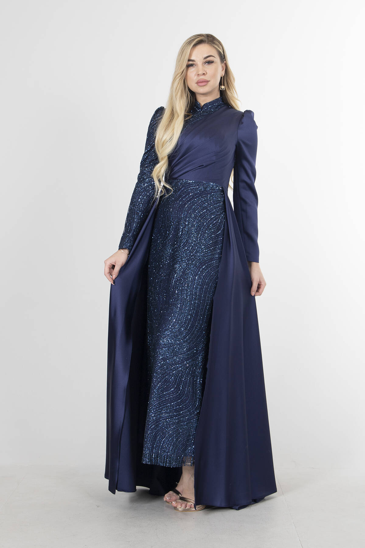 Lacivert Drape Ve Kuyruk Detaylı Simli Abiye Elbise 6502422.02 - Ardanewline