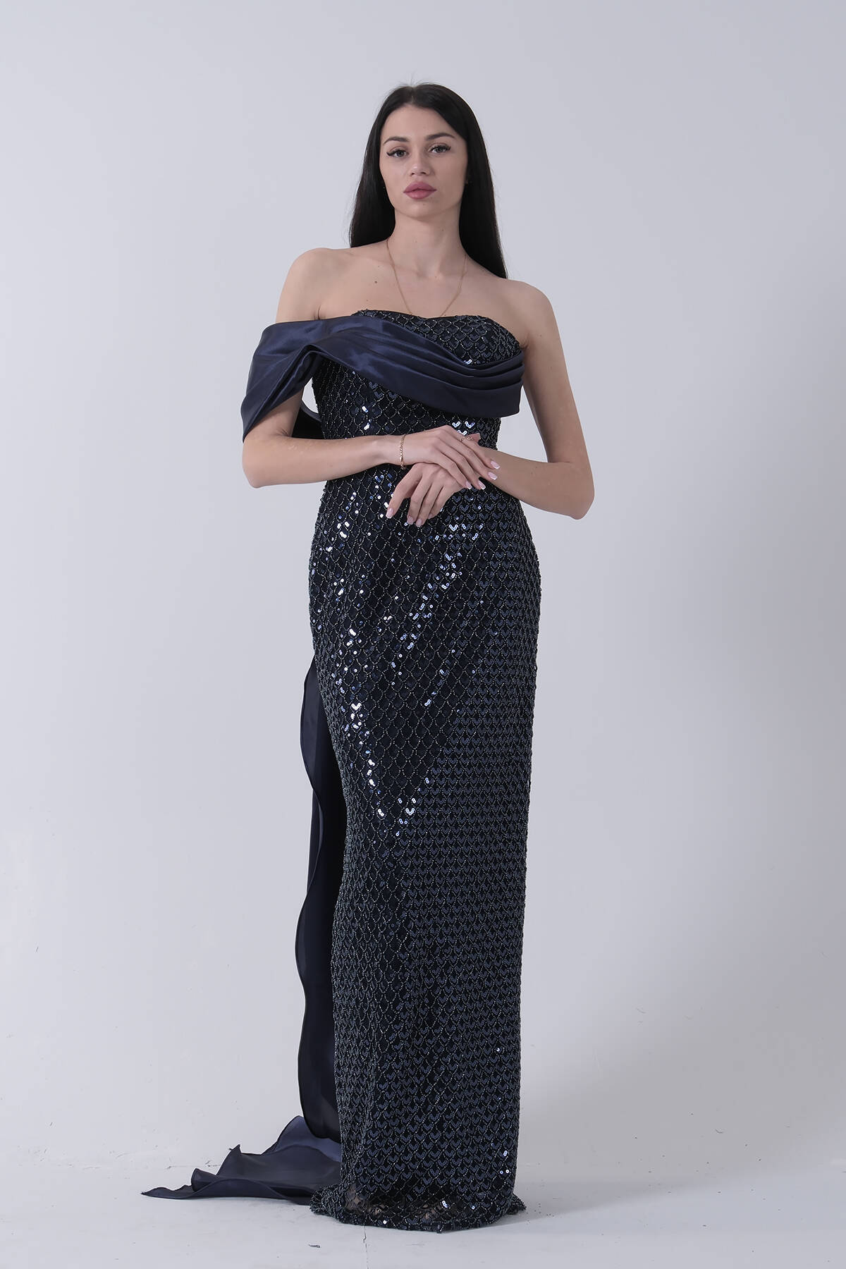 Lacivert Drape Yaka Detaylı Payet İşlemeli Uzun Kuşaklı Abiye 9705470.02 - Ardanewline (1)
