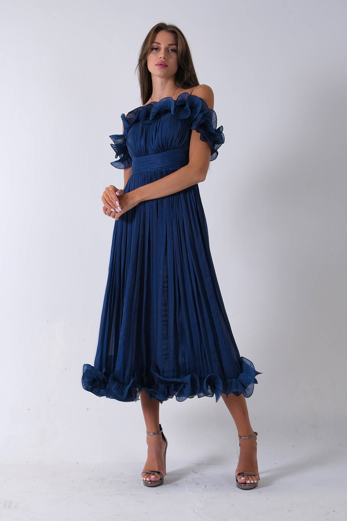 Lacivert Göğüs Ve Etek Ucu Çiçek Detaylı Abiye Elbise 9705622.02 - Ardanewline