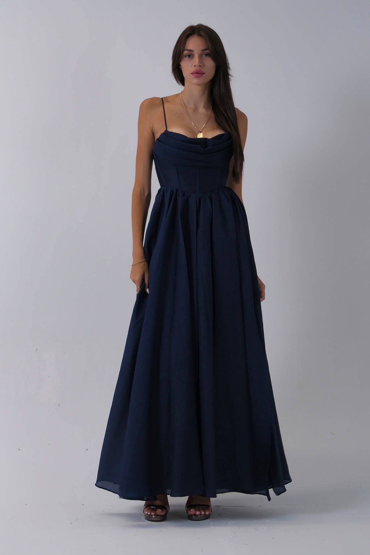 Lacivert İnce Askılı Uzun Şifon Abiye Elbise 08020031.02 - Ardanewline