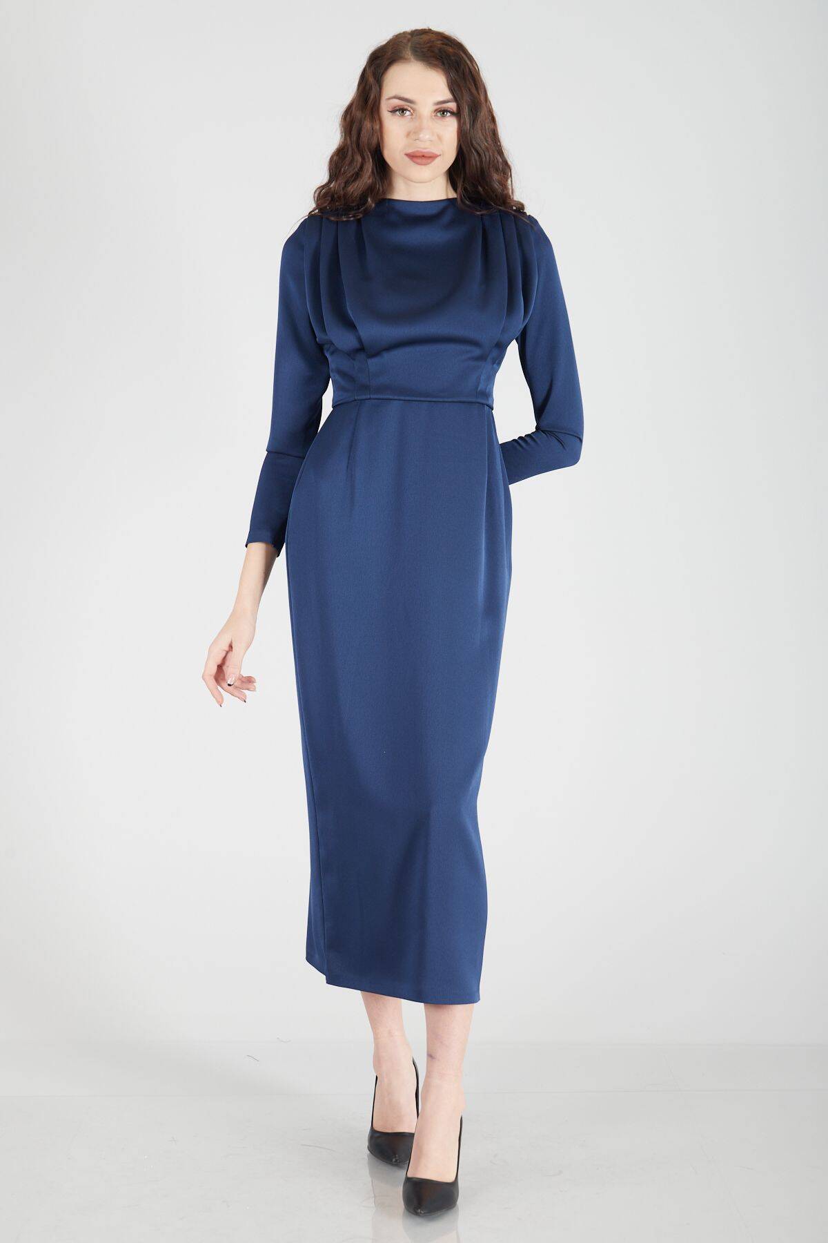 Lacivert Üzeri Pilise Detaylı Saten Tesettür Abiye Elbise 6502300.02 - Ardanewline