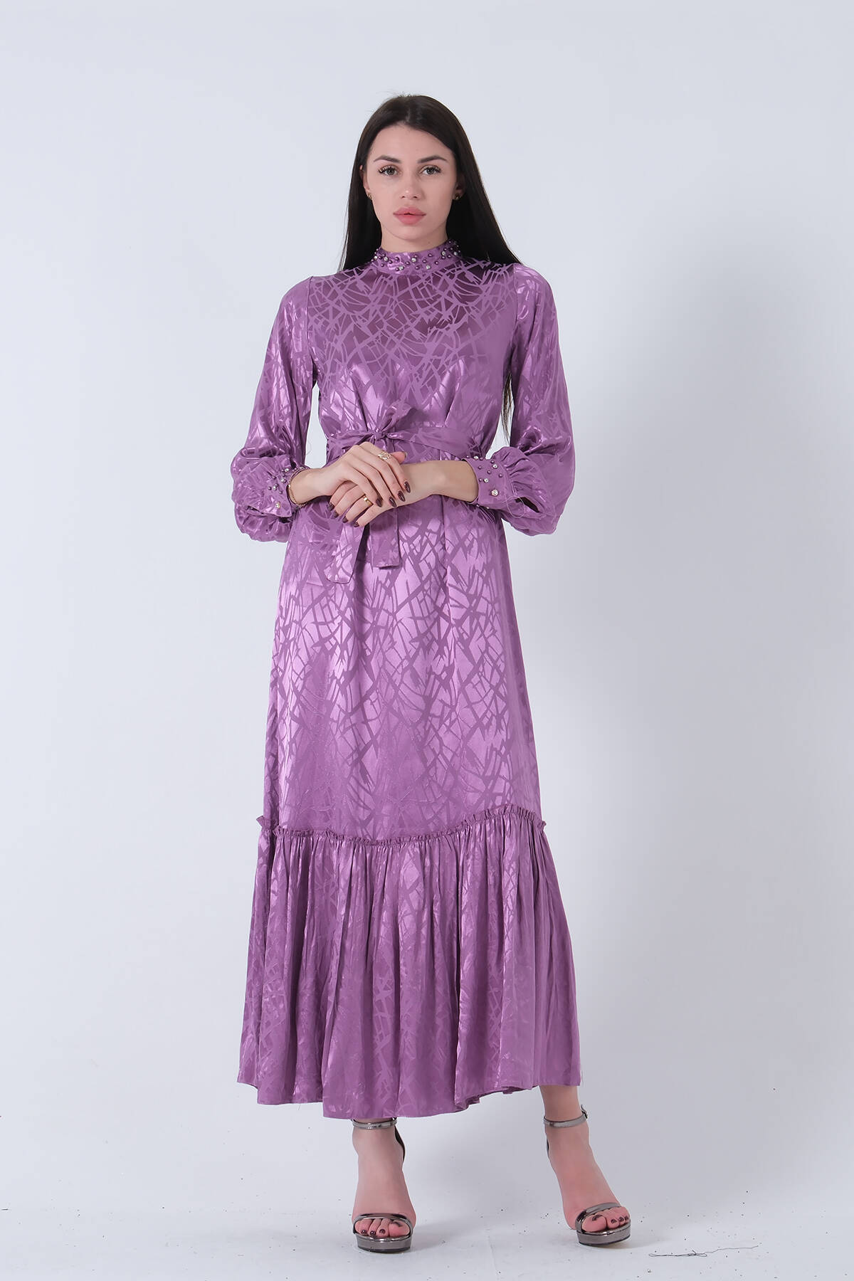 Lavanta Yakası ve Kolları Taşlı Kuşaklı Tesettür Elbise 4593281.333 - Ardanewline