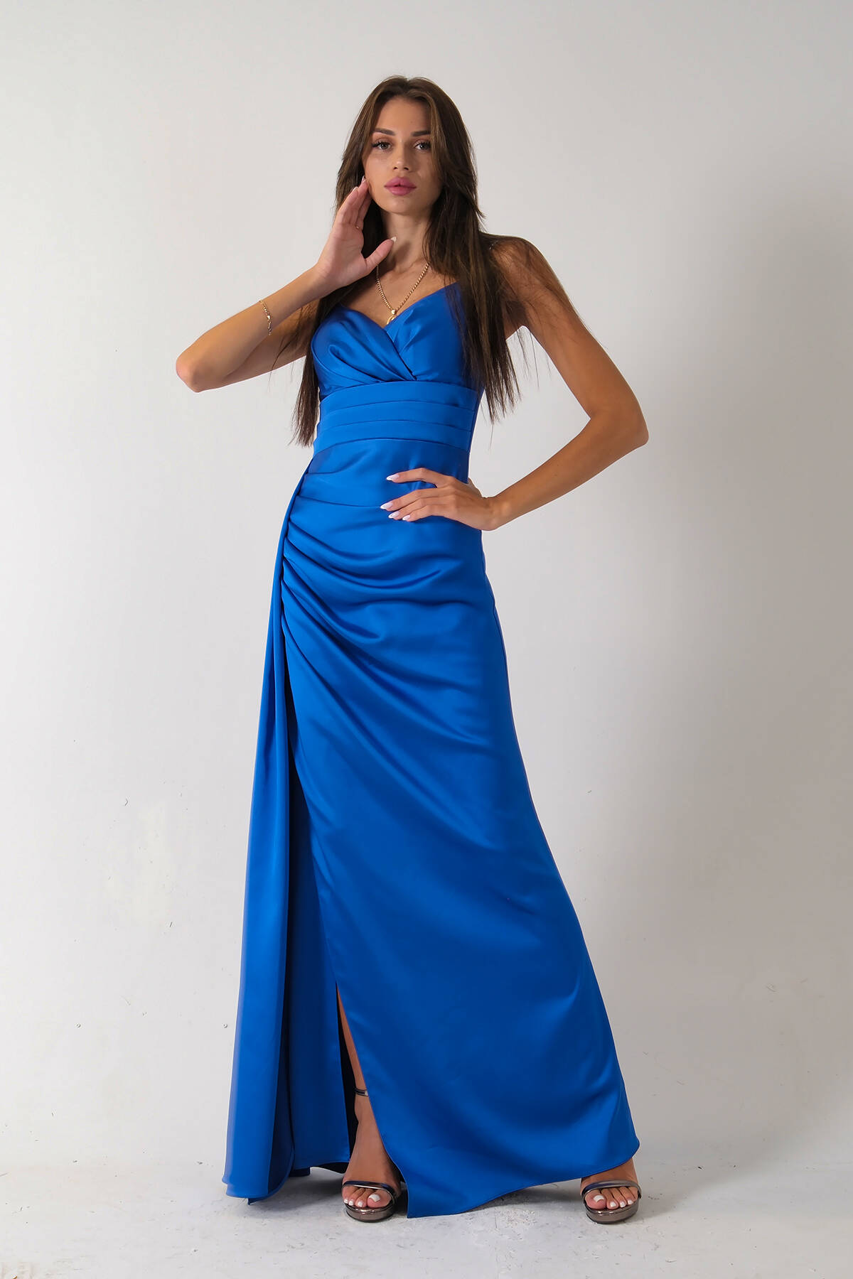 Saks Gümüş Askı Detaylı Yırtmaçlı Straplez Abiye 0801023.26 - Ardanewline